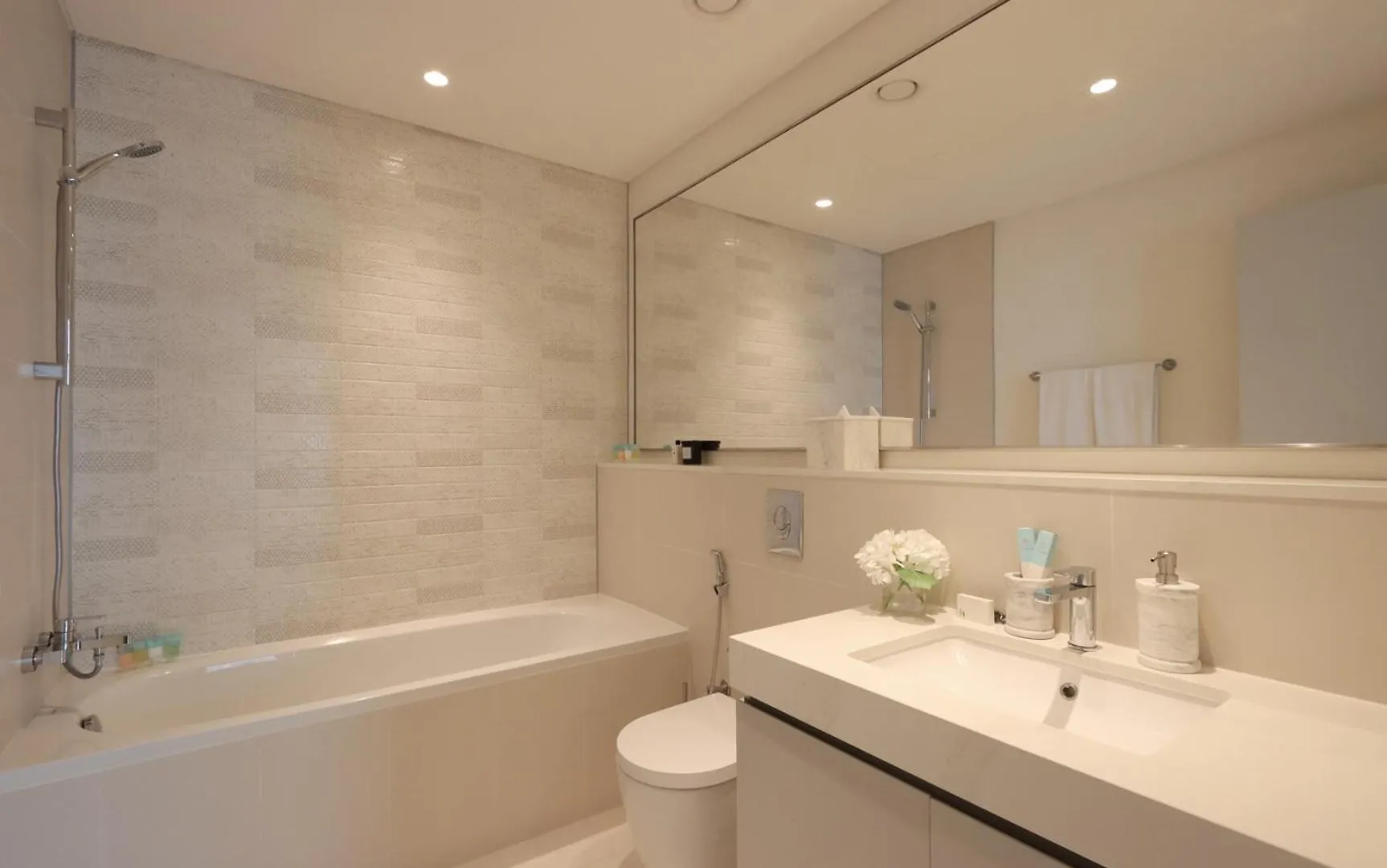 Livbnb- 3Br With Marina Skyline View Dubai 0*,