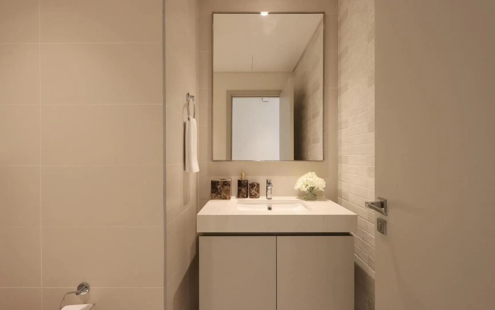 Livbnb- 3Br With Marina Skyline View Dubai
