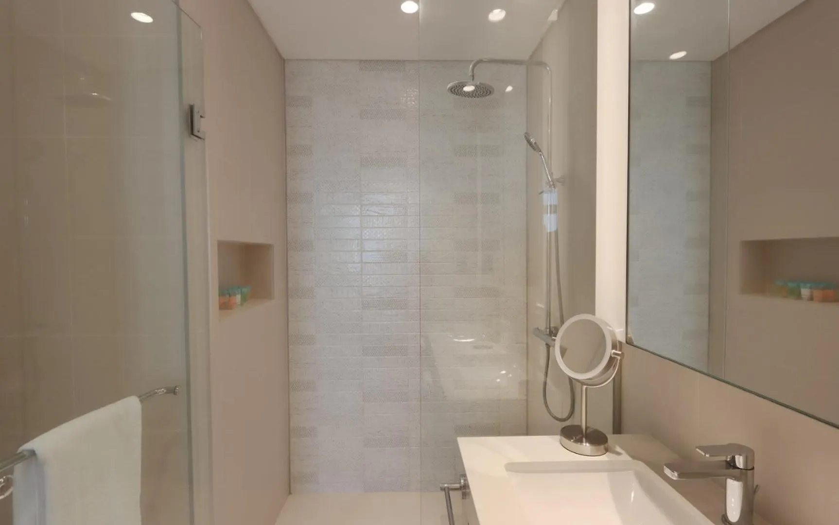 Livbnb- 3Br With Marina Skyline View Dubai United Arab Emirates